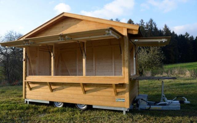 Mobile Hütte in Wiese